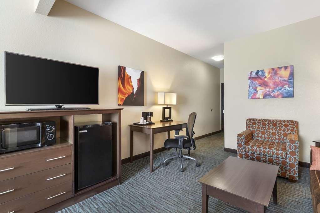 Best Western Plus Longhorn Inn & Suites Luling Номер фото