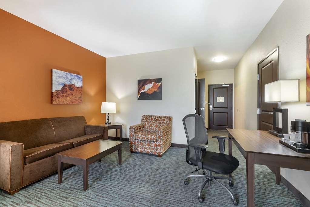 Best Western Plus Longhorn Inn & Suites Luling Номер фото