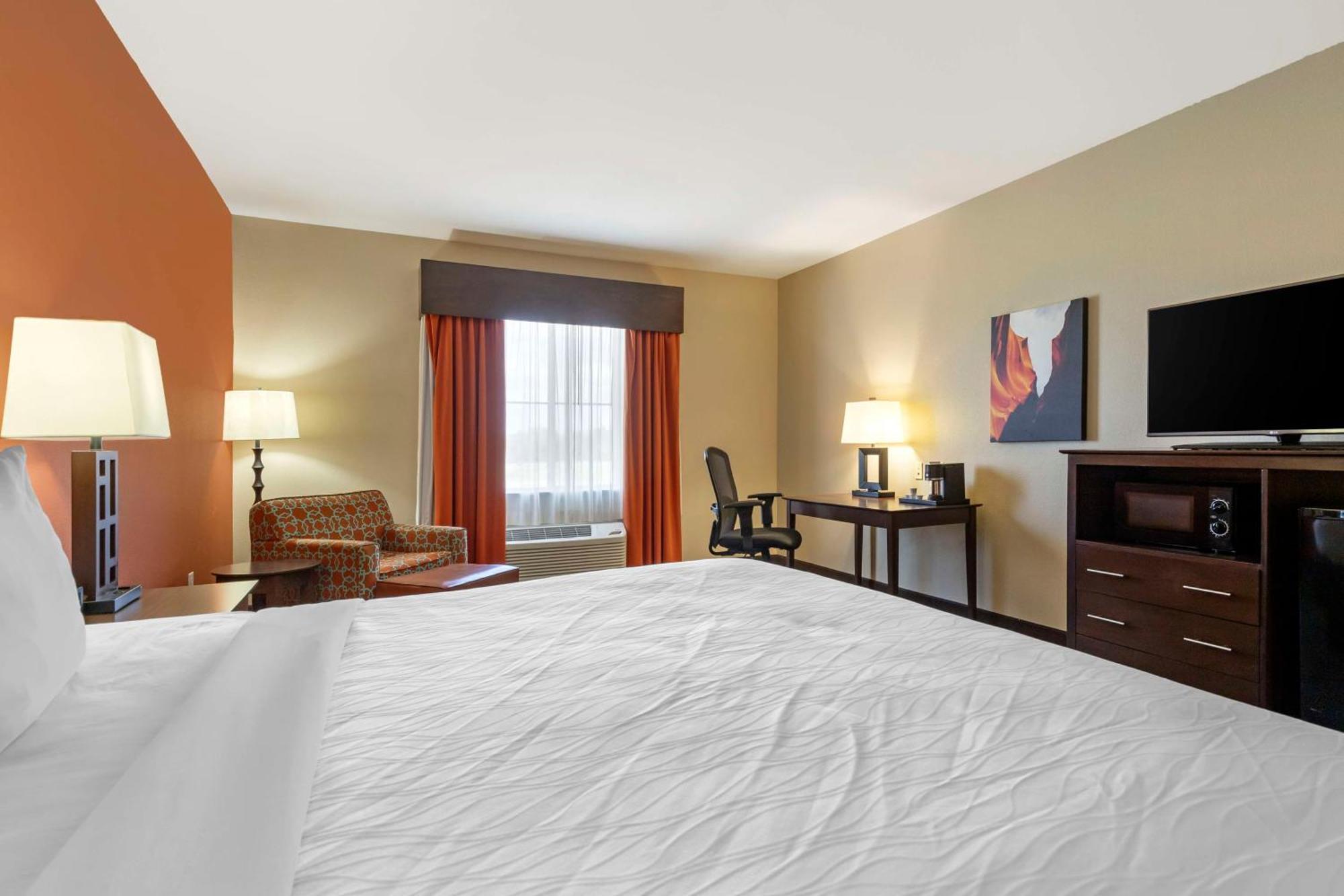Best Western Plus Longhorn Inn & Suites Luling Экстерьер фото