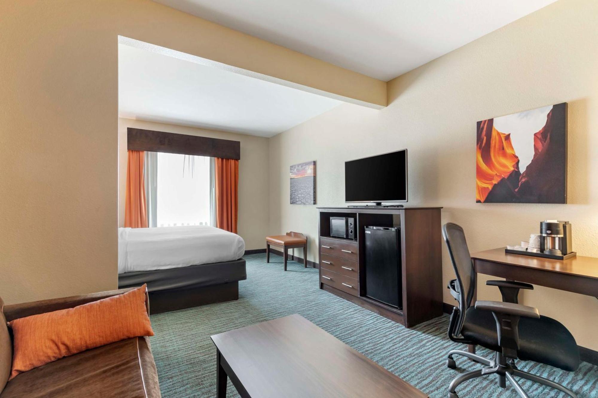 Best Western Plus Longhorn Inn & Suites Luling Экстерьер фото