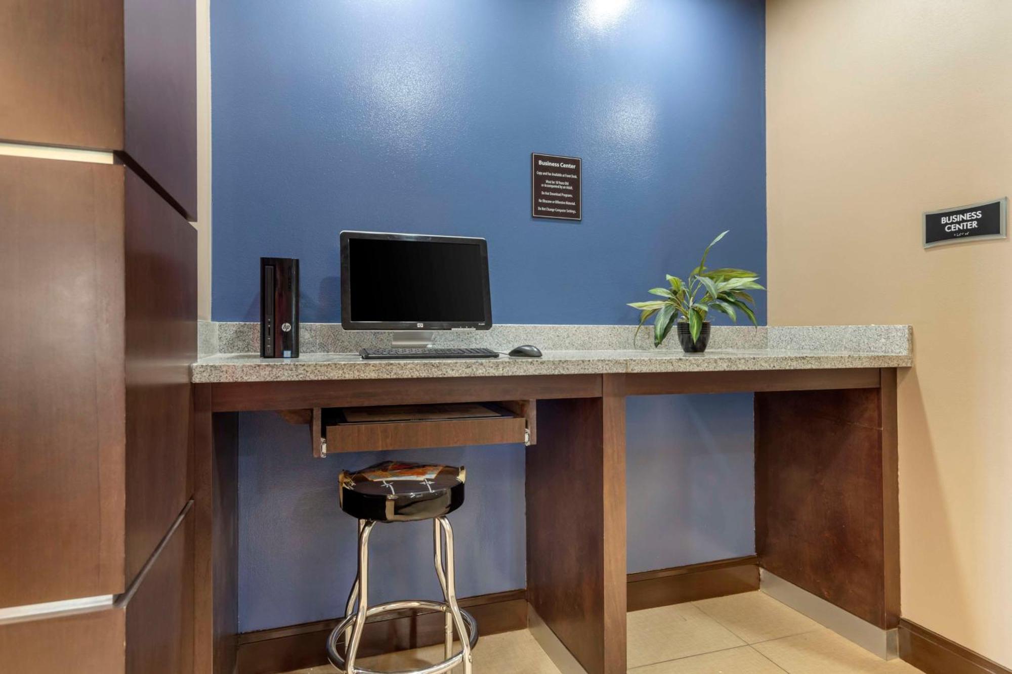 Best Western Plus Longhorn Inn & Suites Luling Экстерьер фото