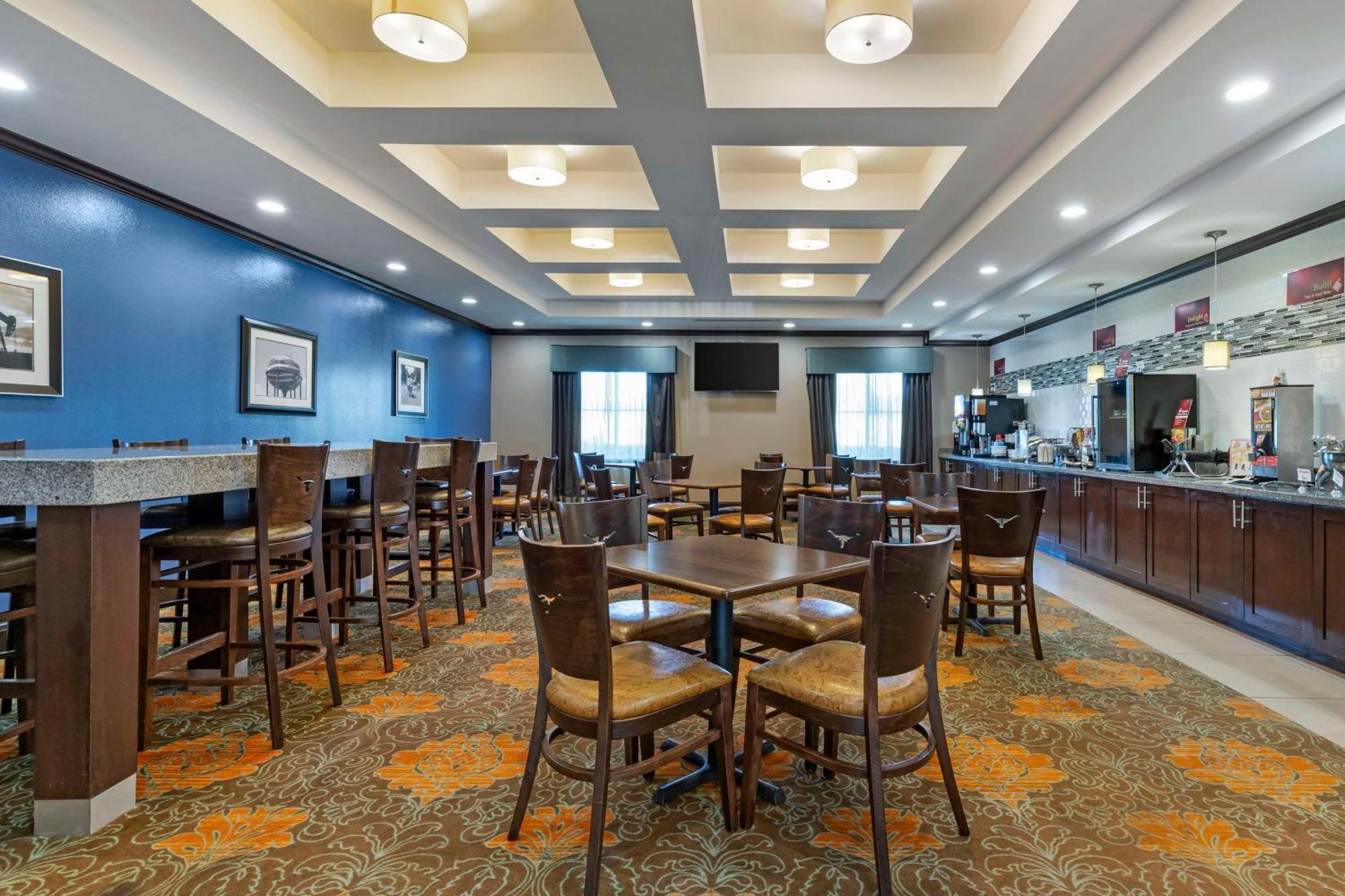 Best Western Plus Longhorn Inn & Suites Luling Экстерьер фото