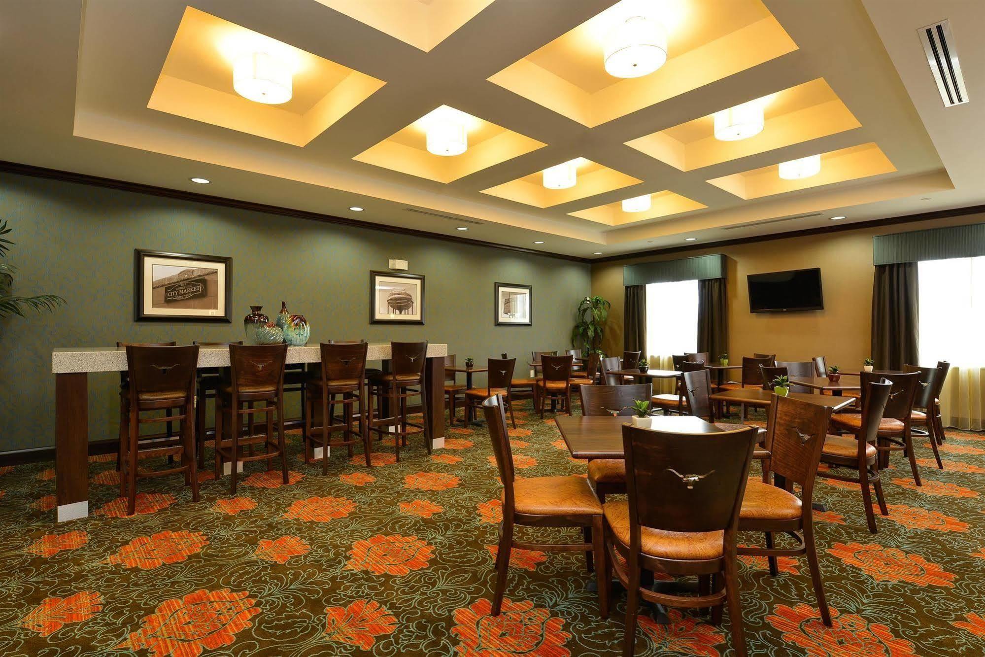 Best Western Plus Longhorn Inn & Suites Luling Экстерьер фото