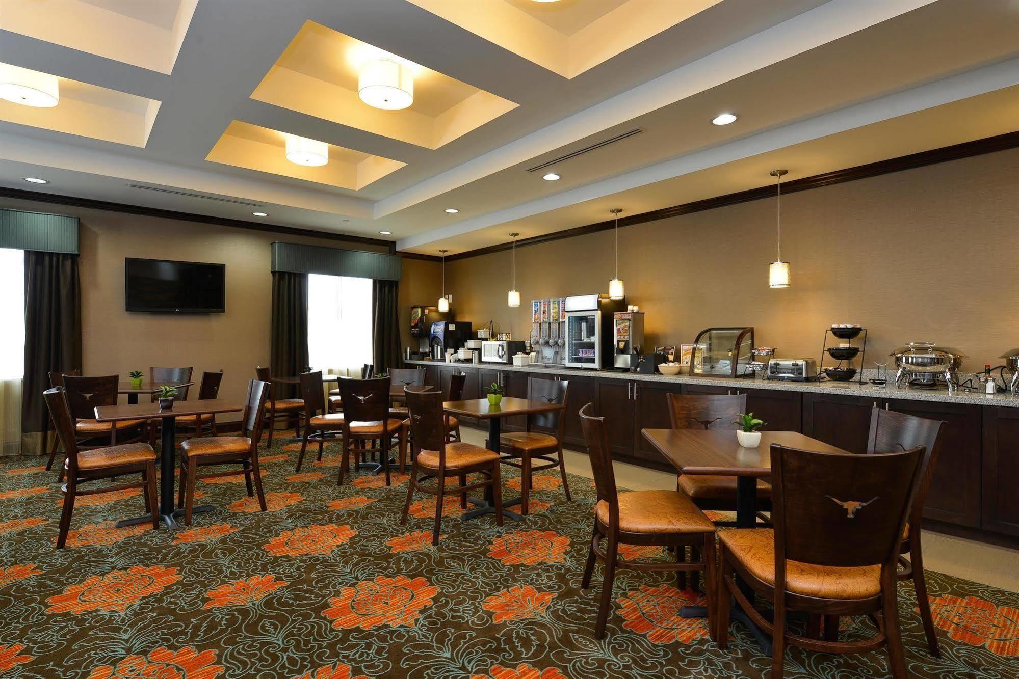 Best Western Plus Longhorn Inn & Suites Luling Экстерьер фото