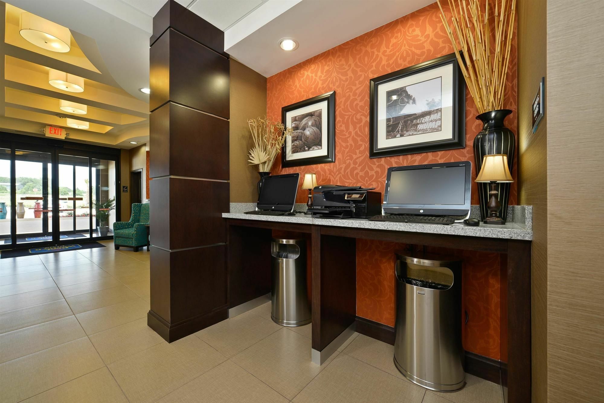 Best Western Plus Longhorn Inn & Suites Luling Экстерьер фото